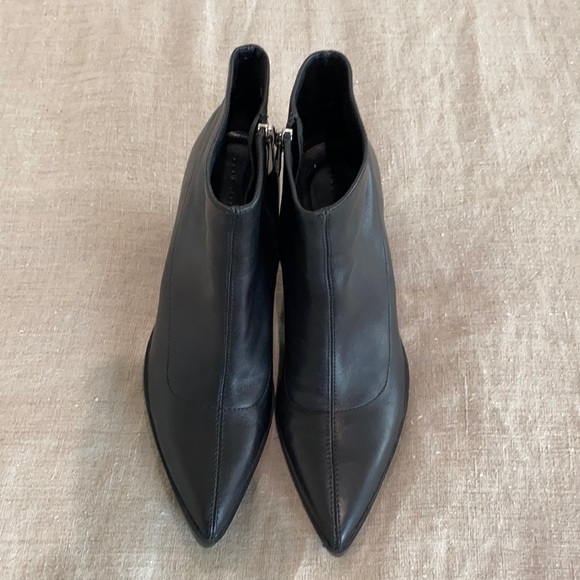 Zara Shoes - Zara • women’s block heel bootie black leather 39